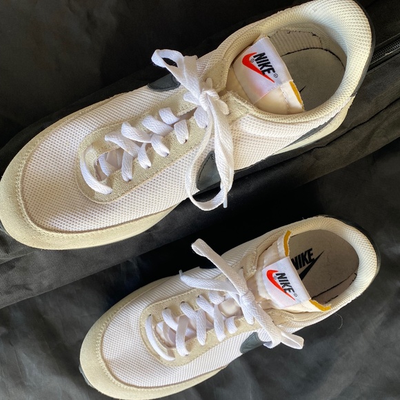 Nike sneakers - Picture 2 of 4